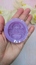 Load image into Gallery viewer, 1.9 inch Crab Worry Stone Silicone Mold

