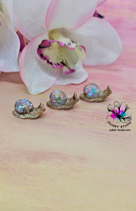 (Set of 3) Mini Resin Snails with Irredescent Shells