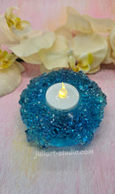 Load image into Gallery viewer, 4.2 inch Resin Crystal Tealight Holder in Saphire color (including LED Light Base and LED Tealight)
