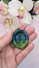 Load image into Gallery viewer, 2 inch Leaf Worry Stone Silicone Mold for Resin

