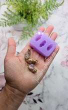 Load image into Gallery viewer, 1 inch 3D Mini Snails Silicone Mold for Resin

