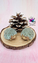 Load image into Gallery viewer, 1.6 inch Crystal Hedgehog Silicone Mold for Resin casting
