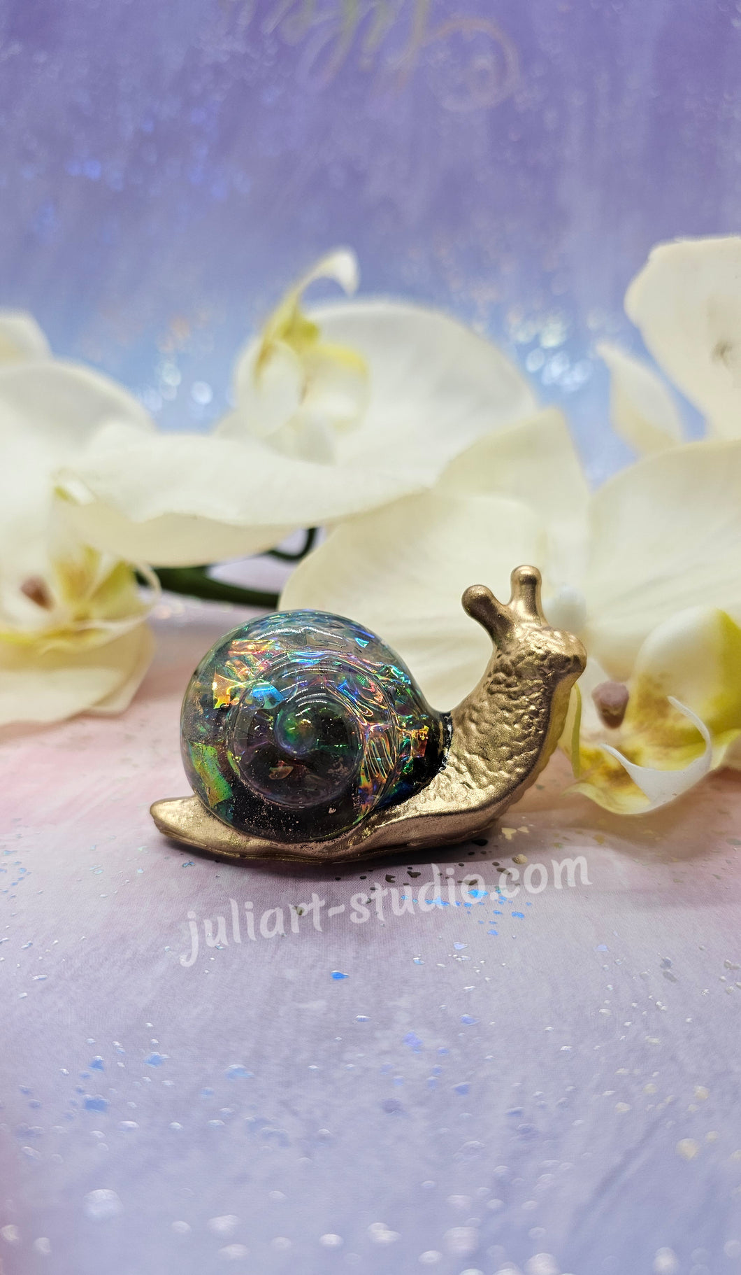 ONE Large Resin Snail with Irredescent Shell (Golden body)