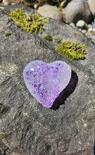 Load image into Gallery viewer, 3 inch 3D Druzy Heart Silicone Mold for resin casting
