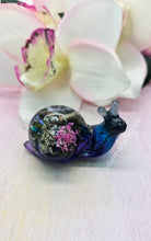 Load image into Gallery viewer, ONE Large Resin Botanical Snail (Dark Blue/Purple body)
