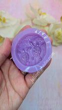 Load image into Gallery viewer, 1.9 inch Sea Turtles Worry Stone Silicone Mold
