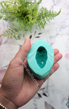 Load image into Gallery viewer, 2.5 inch Crystal Snail (Style 2) Silicone Mold for Resin
