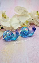 Load image into Gallery viewer, ONE Large Resin Snail with Irredescent Shell (in Blue/Purple)
