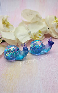 ONE Large Resin Snail with Irredescent Shell (in Blue/Purple)