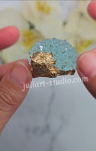 Load image into Gallery viewer, 1.6 inch Crystal Hedgehog Silicone Mold for Resin casting
