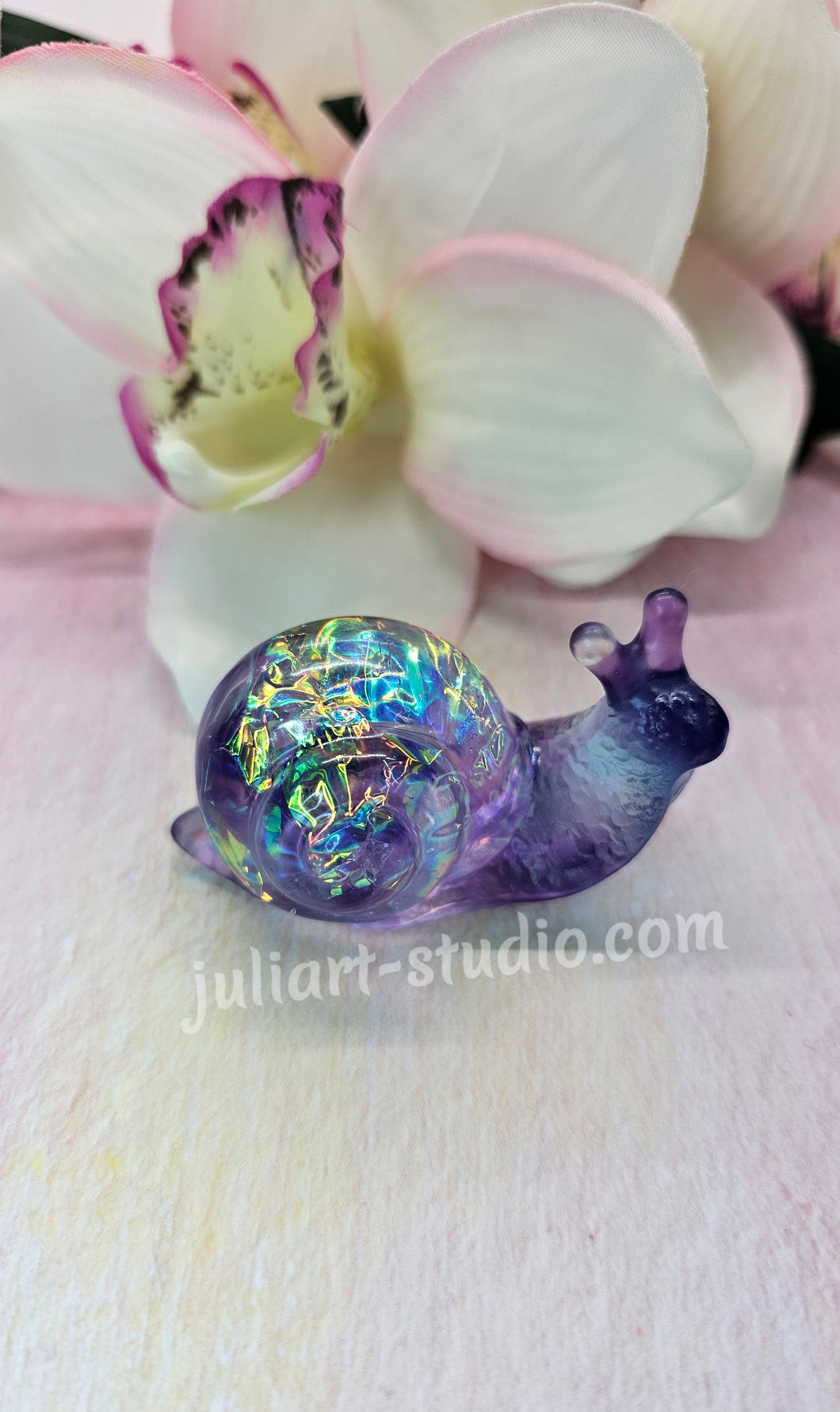 ONE Large Resin Snail with Irredescent Shell (Purple body)