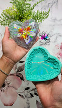 Load image into Gallery viewer, 4.5 inch HOLO Crystal Edge  (HEART) Silicone Mold for Resin casting
