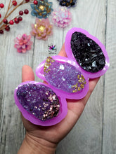 Load image into Gallery viewer, 2.5 inch Druzy Agate Slices (3-slot) Silicone Mold for Resin
