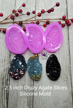 Load image into Gallery viewer, 2.5 inch Druzy Agate Slices (3-slot) Silicone Mold for Resin
