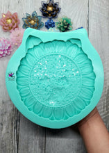 Load image into Gallery viewer, 7.5 inch Druzy Sunflower Dish Silicone Mold for Resin
