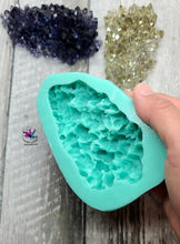 Load image into Gallery viewer, 4.5 inch MEDIUM Crystal Cluster Silicone Mold for Resin
