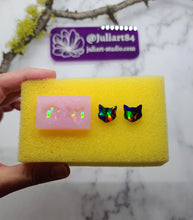 Load image into Gallery viewer, 0.6 inch HOLO Cat Studs Silicone Mold for Resin
