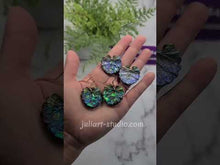 Load and play video in Gallery viewer, 3D Lily Pad Earrings Silicone Mold for Resin casting
